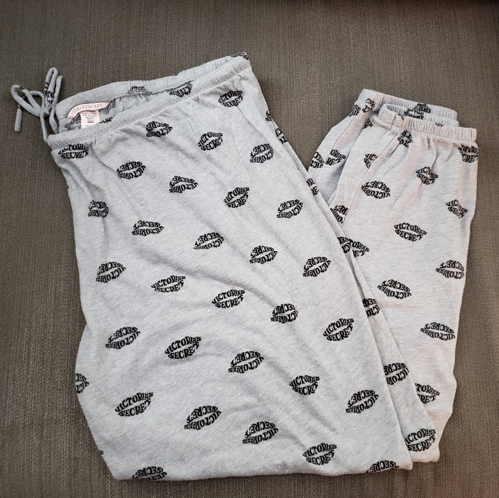 Victoria's Secret lip print joggers, size XL